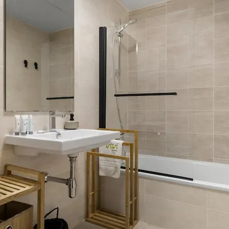 Appartement Vivi Homes - Blossom Pool, Gym & Terrace *