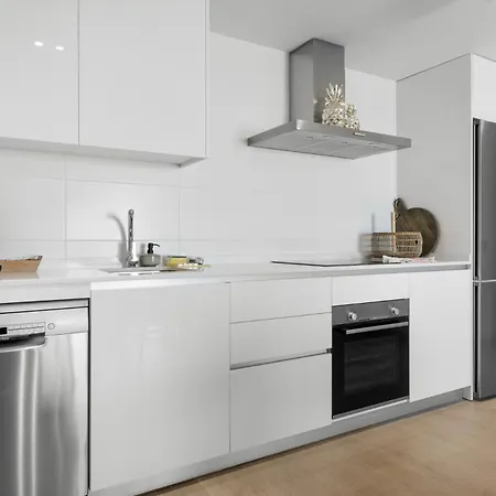 Vivi Homes - Blossom Pool, Gym & Terrace Appartement