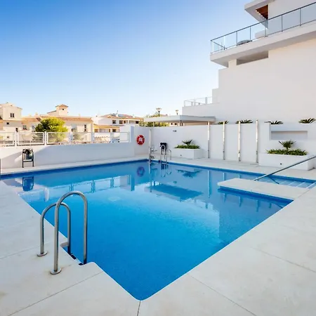 Appartement Vivi Homes - Blossom Pool, Gym & Terrace